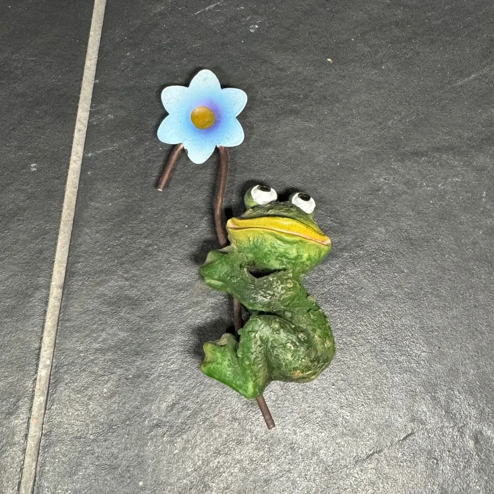 Green Frog Figurine with Blue‎ Flower Miniature Garden Decor Pot Sitter4.5 Inch